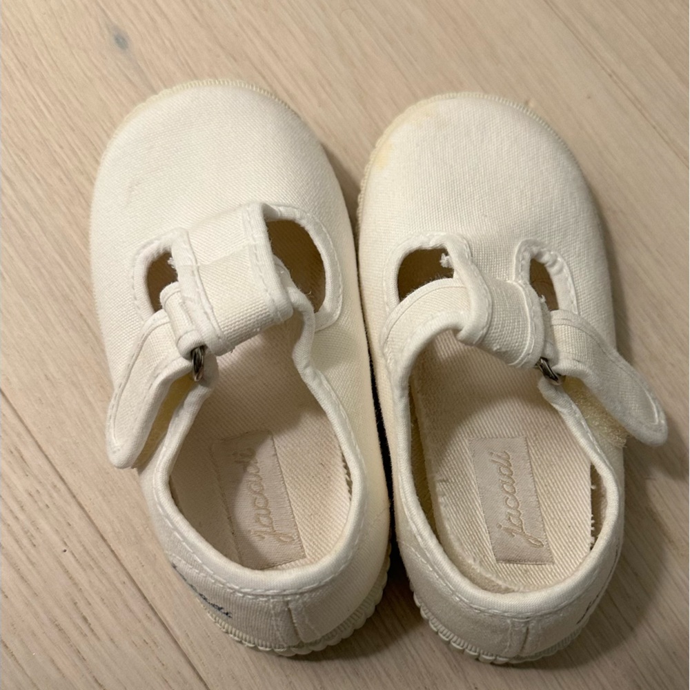 Jacadi ivory canvas Mary janes size 22 toddler